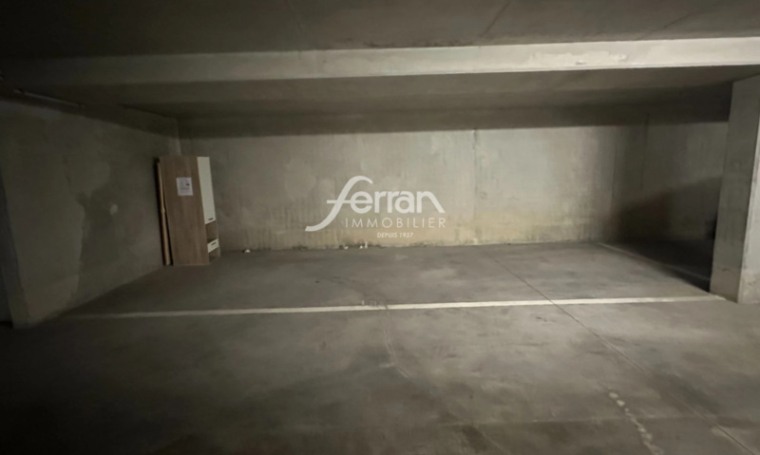 Vente d'un garage dans une résidence sécurisée à Draguignan : une opportunité pratique et rentable, Trans-en-Provence, Agence Ferran