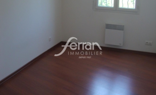 LOCATION D'UN APPARTEMENT 3 PIÈCES À DRAGUIGNAN, Trans-en-Provence, Agence Ferran